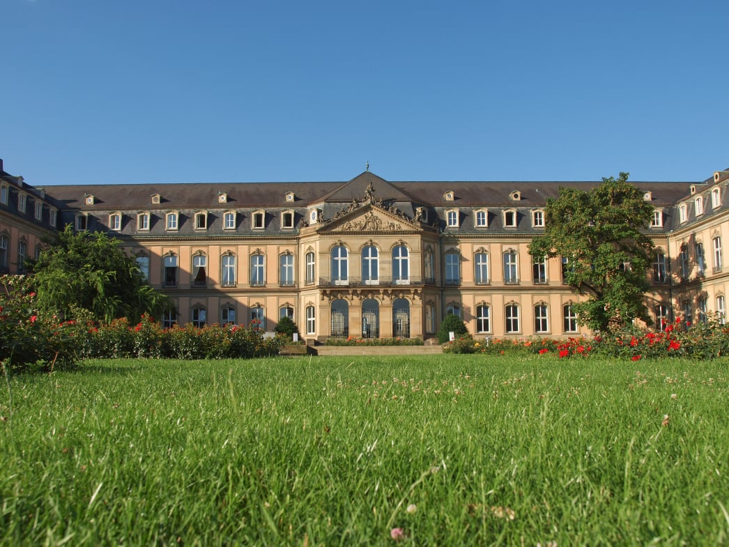 2. Audioguide de Stuttgart. Neues Schloss, ou Nouveau Palais.2. Audioguide de Stuttgart. Neues Schloss, ou Nouveau Palais.