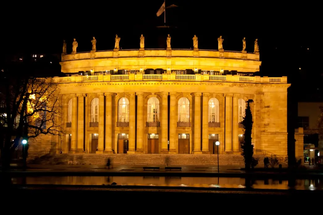 8. Audioguide de Stuttgart. L'Opernhaus de Stuttgart.
